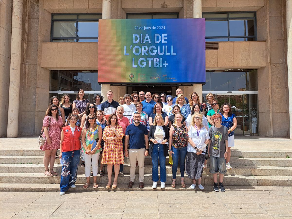 Vila-real reivindica los derechos LGTBI+ en el Día del Orgullo