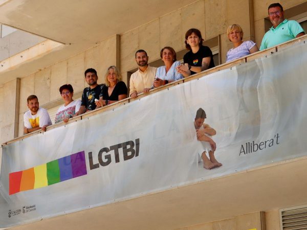 Visibilización y apoyo a la comunidad LGTBI+ en L’Alcora con ‘Allibera’t’