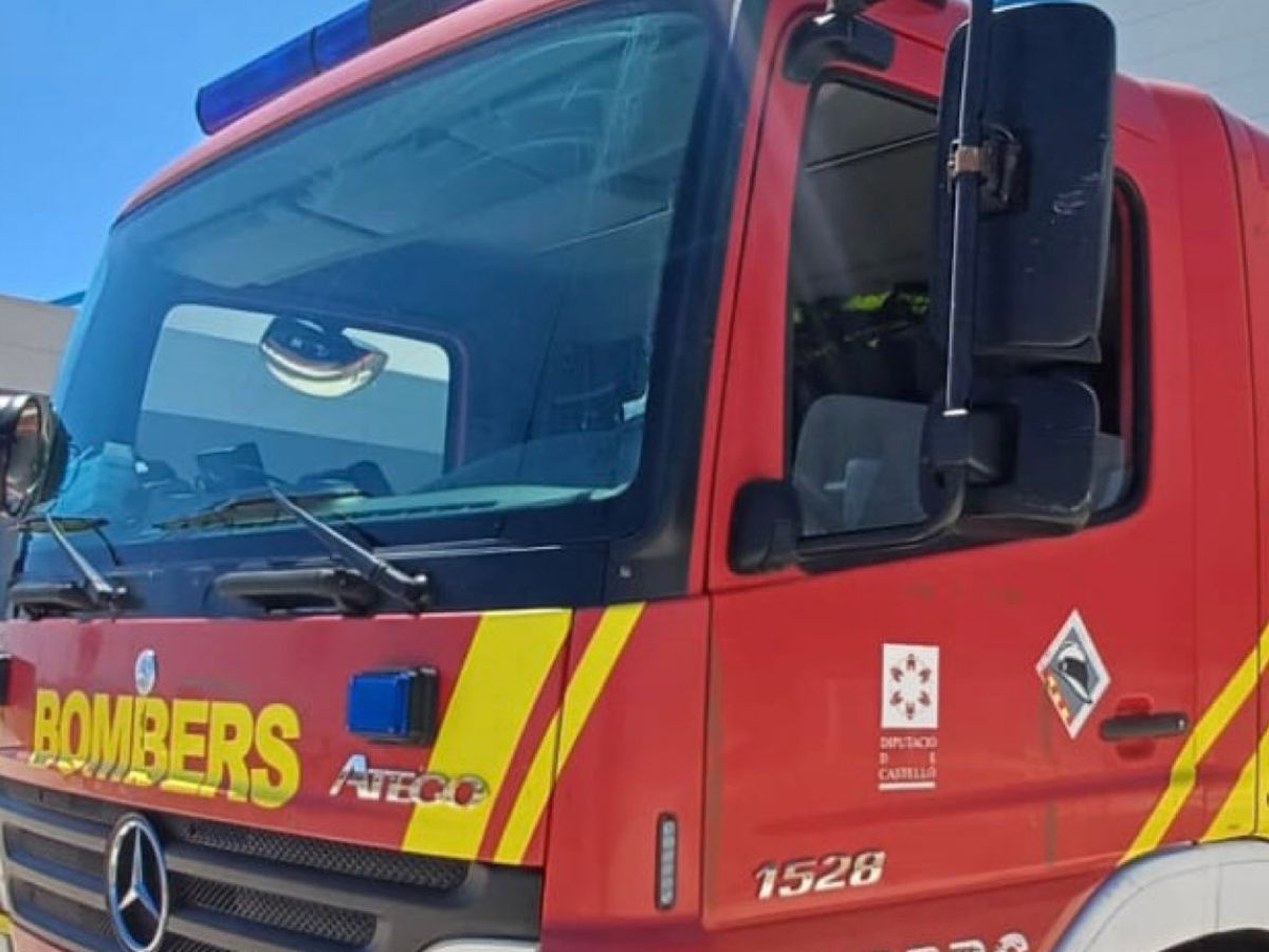 Bomberos movilizados al incendio de una vivienda en Vinaròs