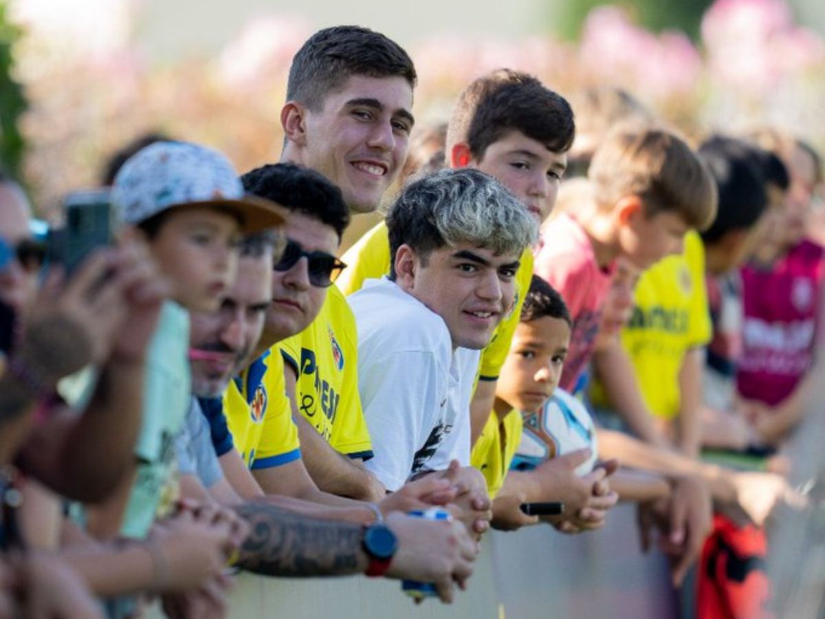 El Villarreal CF abre sus puertas en el primer entrenamiento de la temporada