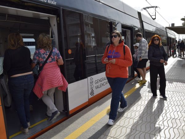 Extensión de la gratuidad y descuentos en transporte público en la Comunitat