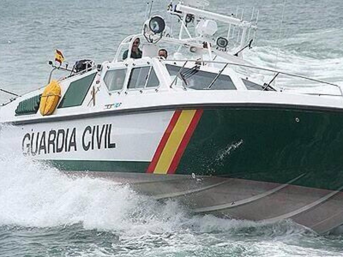 Hallan un cuerpo flotando en el mar entre Nules y Burriana