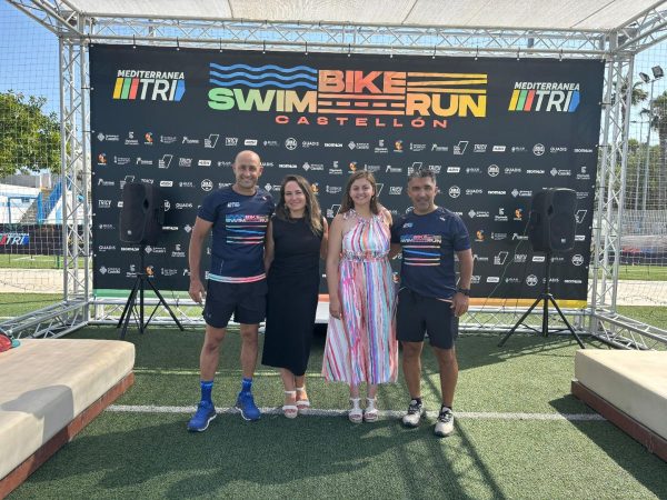 Presentación del Mediterránea Triatlón 2024 en el Grao de Castellón