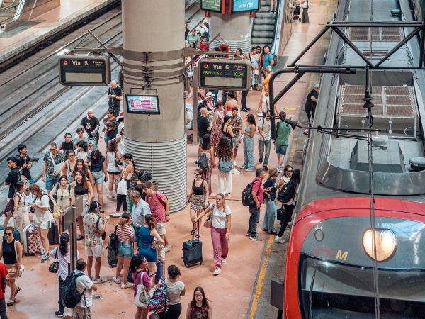 Renfe aumenta la circulación de trenes desde y hacia la Comunitat Valenciana