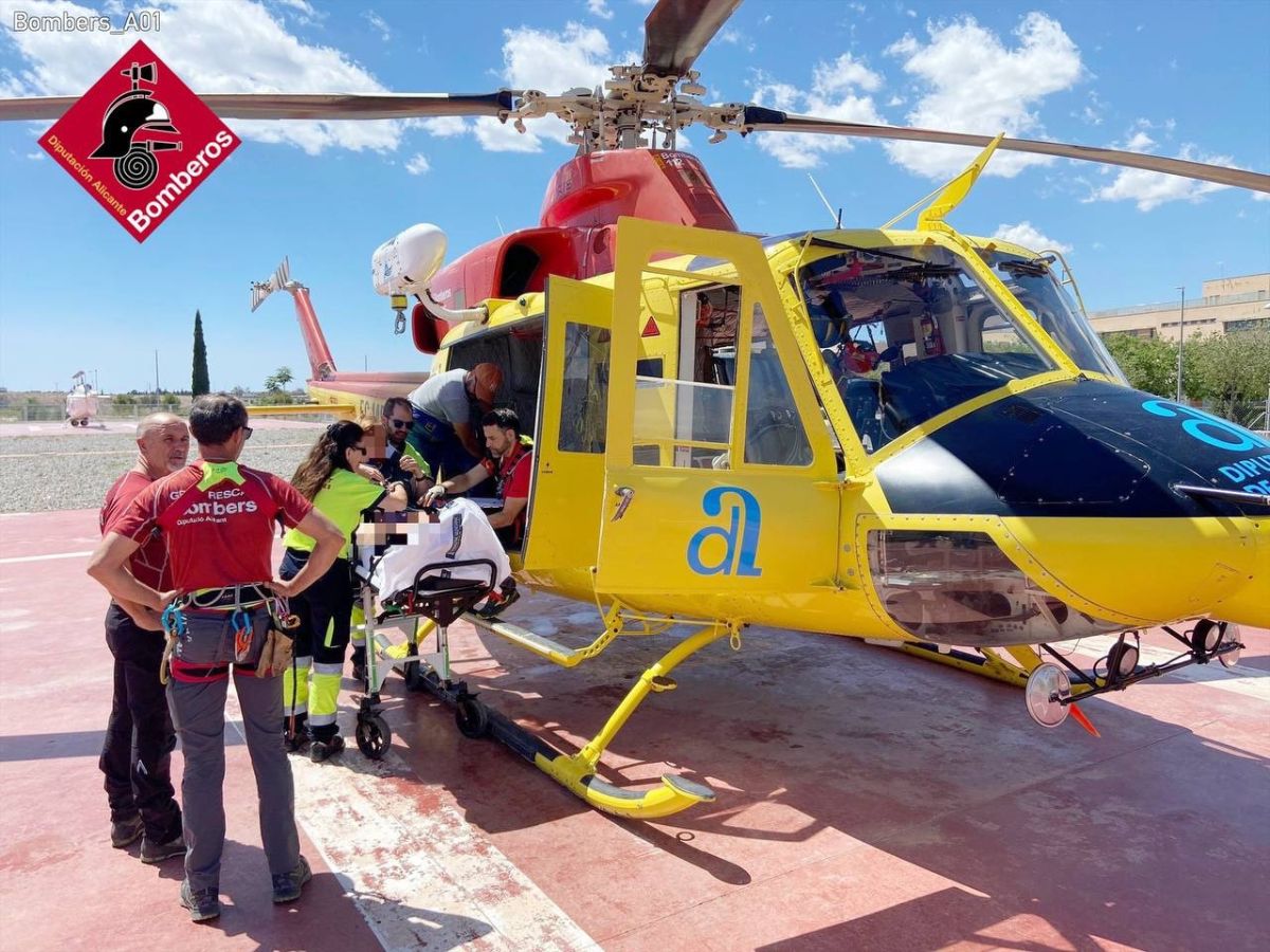 Rescatan a un escalador en Morro de Toix con helicóptero