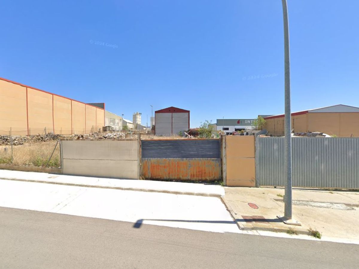 Subastan en un pueblo de Castellón una nave industrial por 100.000 euros