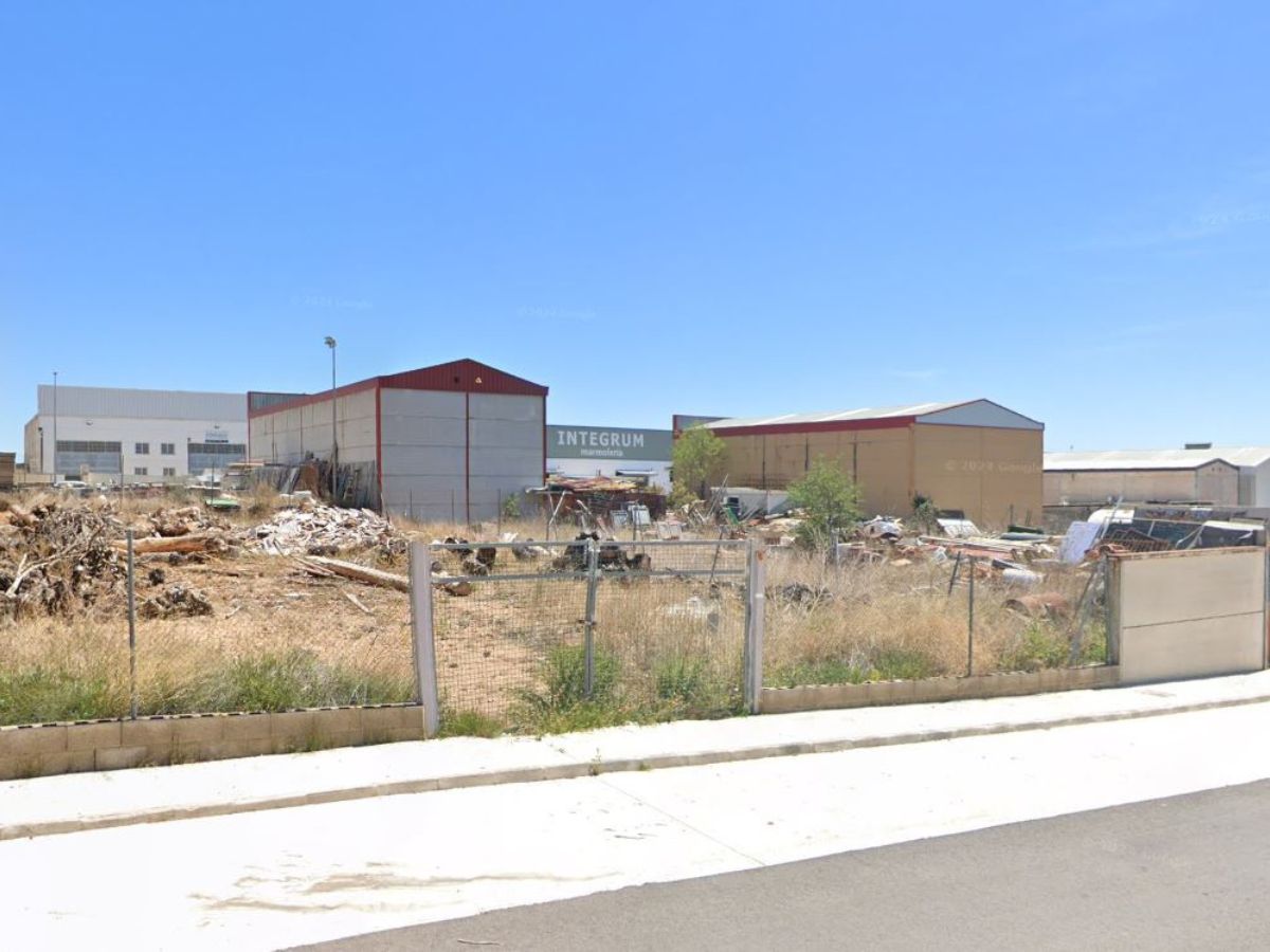 Subastan en un pueblo de Castellón una nave industrial por 100.000 euros