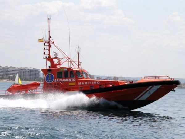 Un incendio deja a la deriva un barco de pasajeros Valencia-Palma