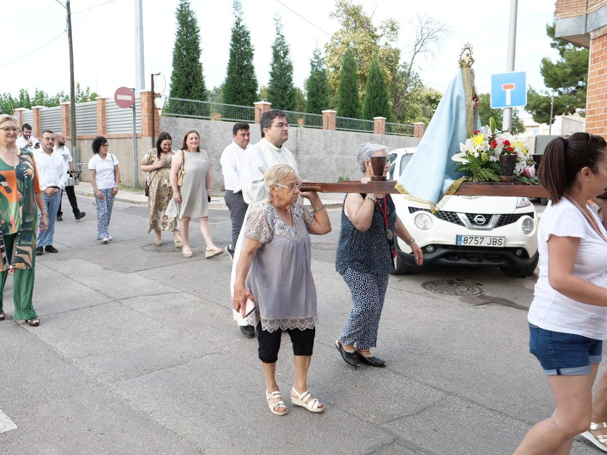 Vila-real celebra la missa i processó del barri del Progrés