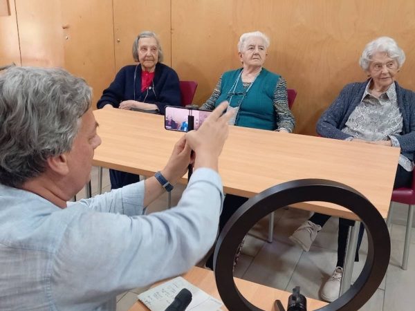 Campaña para que los mayores cuenten historias y tradiciones locales