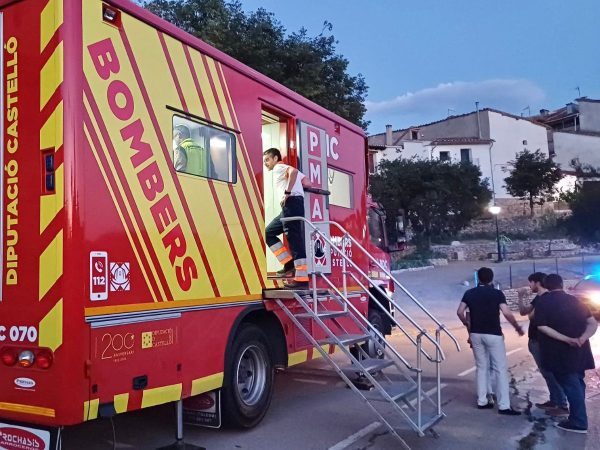 Continúan las labores de extinción en el incendio forestal de Morella