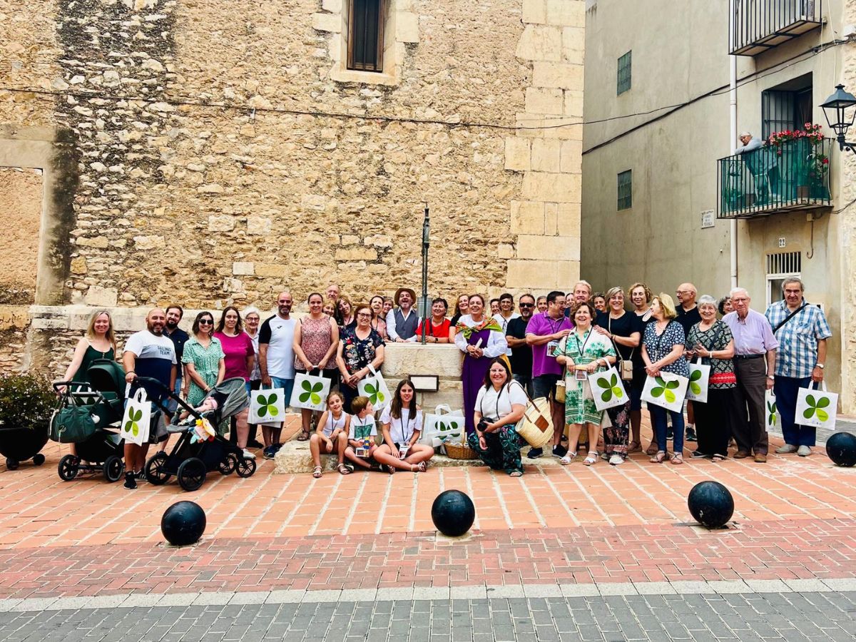 Esta actividad tiene como objetivo destacar los atractivos culturales, históricos y gastronómicos de los municipios del interior.