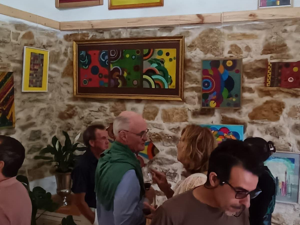 Éxito rotundo en la apertura de la Galería de Arte en La Serratella