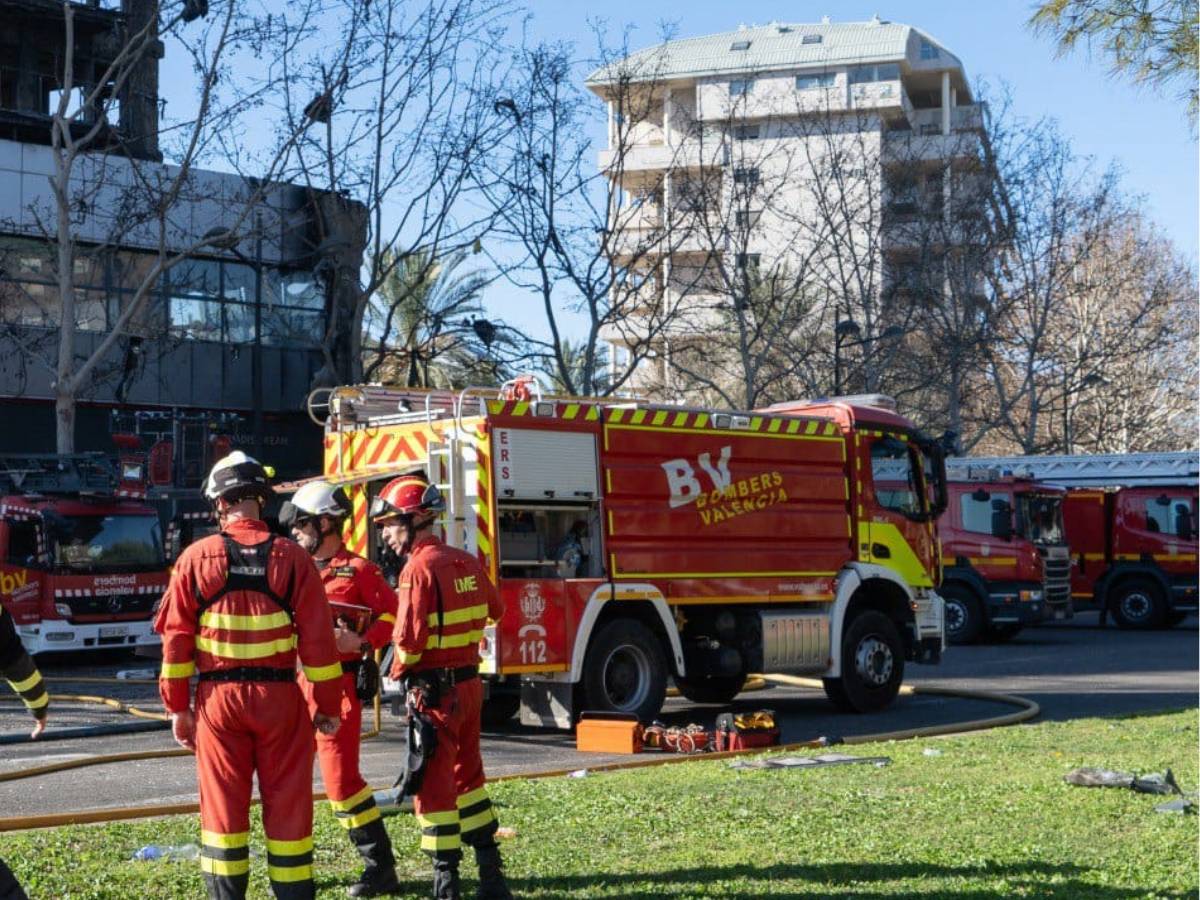 Incendio de un edificio en el distrito de Ciutat Vella en Valencia