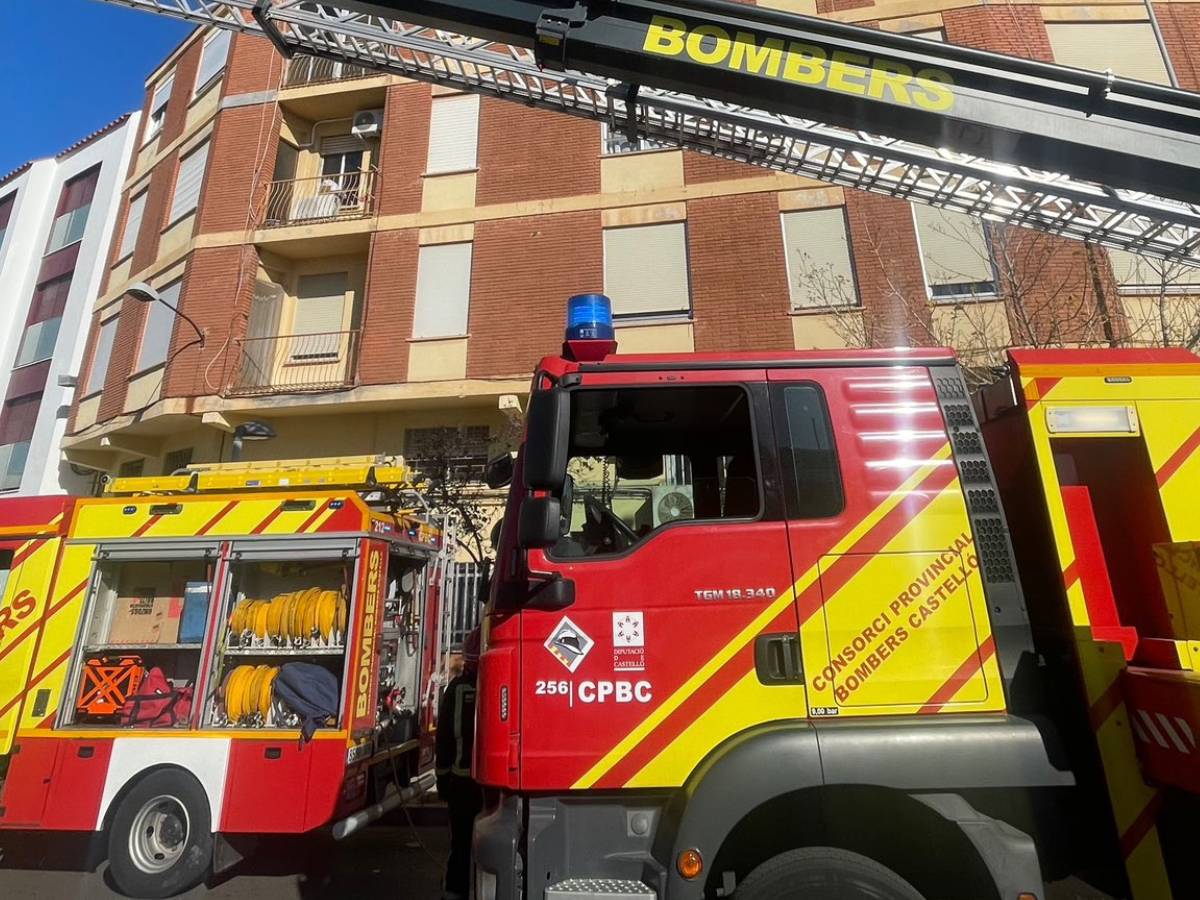 Incendio en vivienda de Vinaròs moviliza a los bomberos