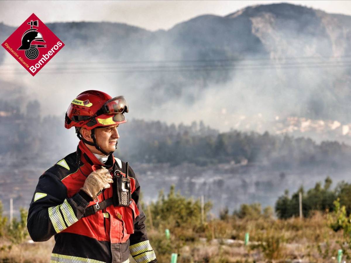 La chispa de una radial podría estar detrás del incendio de Benasau