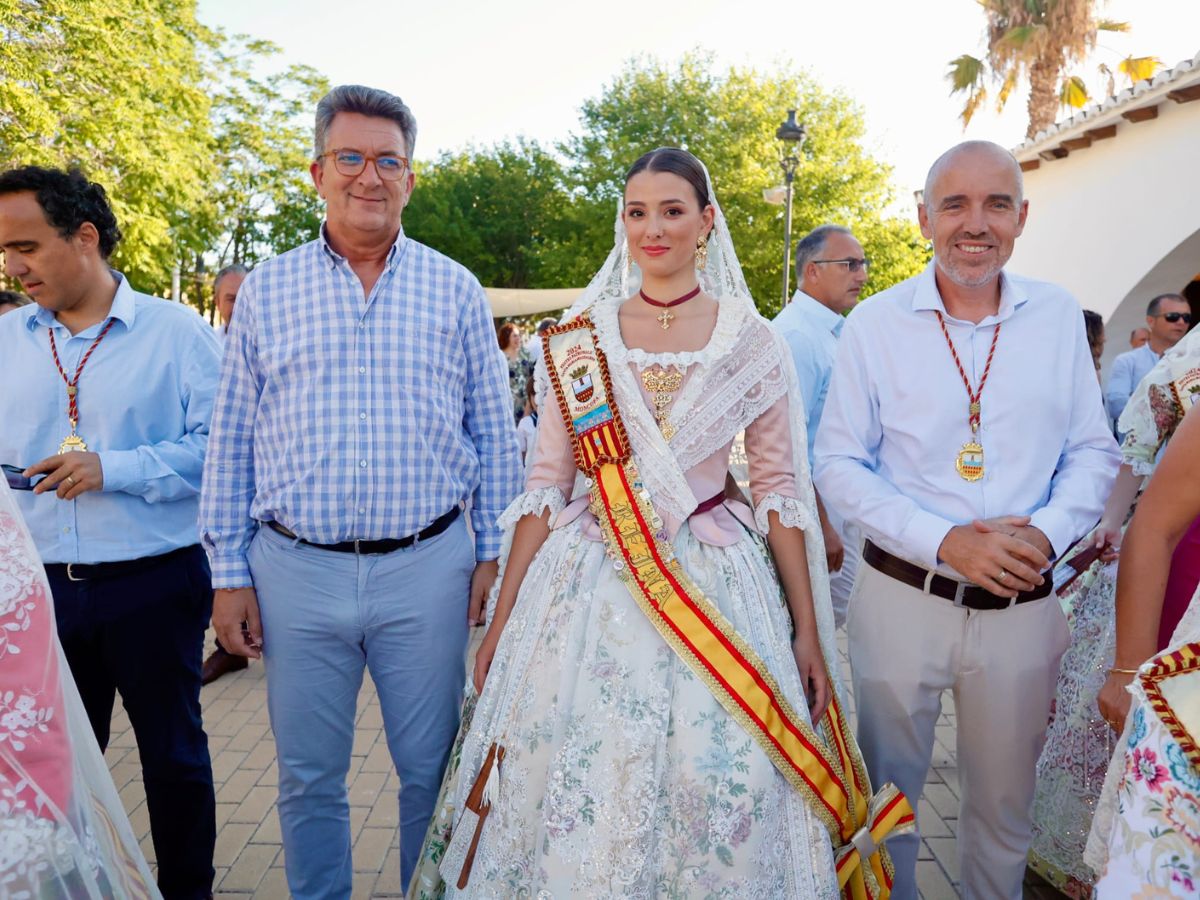 La leyenda cuenta que, de regreso Alfonso V de Nápoles y camino de València, su embarcación fue sorprendida por una fuerte tormenta, y Moncofa se convirtió en su nuevo destino.