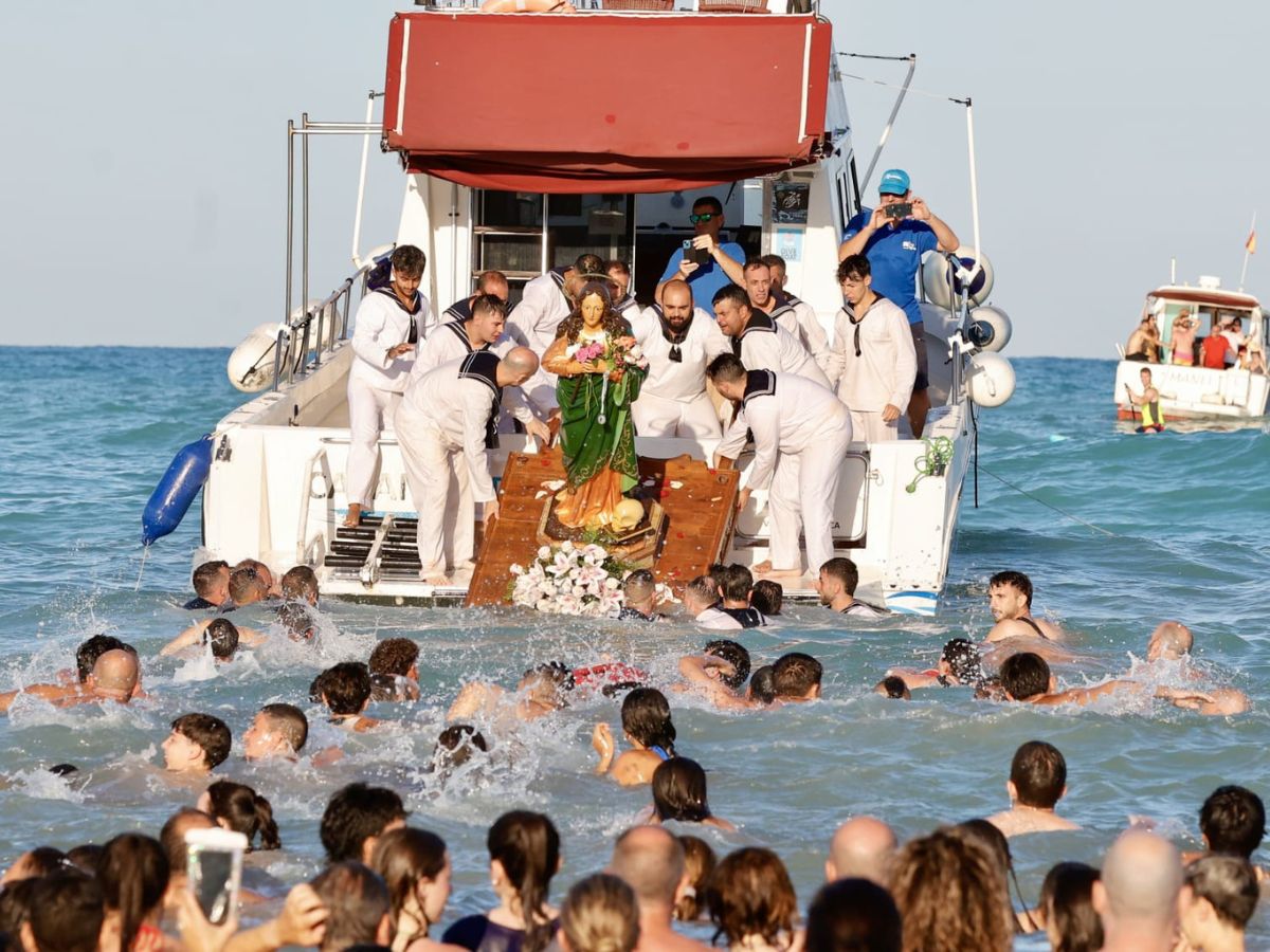 Moncofa vive con emoción el desembarco de Santa María Magdalena