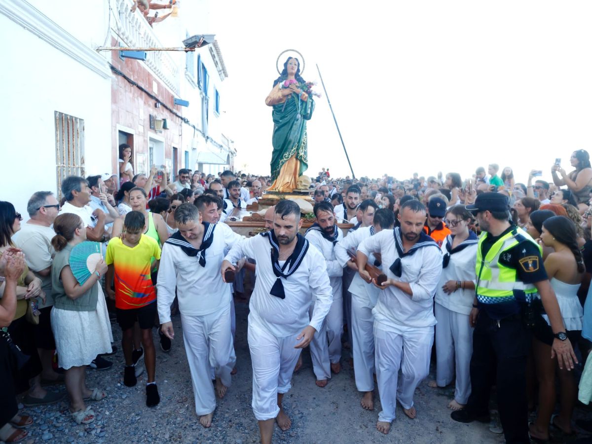 La leyenda cuenta que, de regreso Alfonso V de Nápoles y camino de València, su embarcación fue sorprendida por una fuerte tormenta, y Moncofa se convirtió en su nuevo destino.