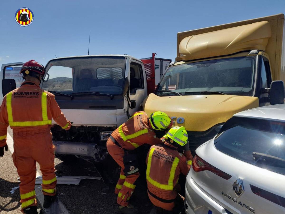 Un accidente múltiple en la A-7 deja a una persona herida