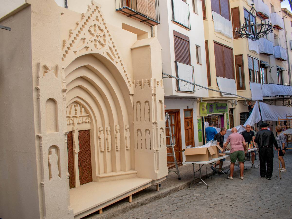 Romeras y romeros han comenzado su camino, que culminará mañana cuando la Virgen entre por el Portal de los Estudios alrededor de las 21:00 horas.