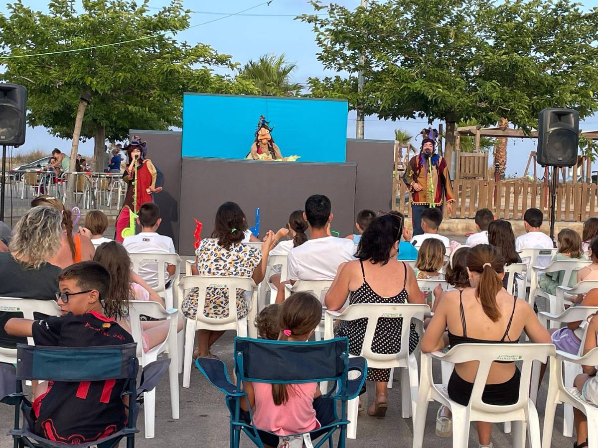 Almassora cierra su programación estival con marionetas, música y cine