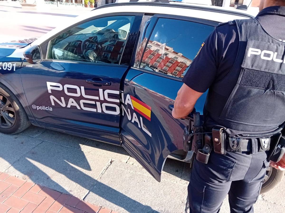 Asesinan de dos disparos a un hombre en la puerta de su casa en Elche