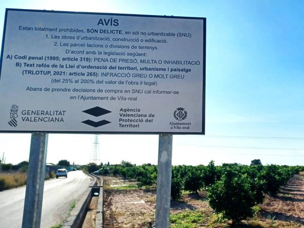 Aviso en Vila-real con nuevas señales sobre la construcción en suelos no urbanizables