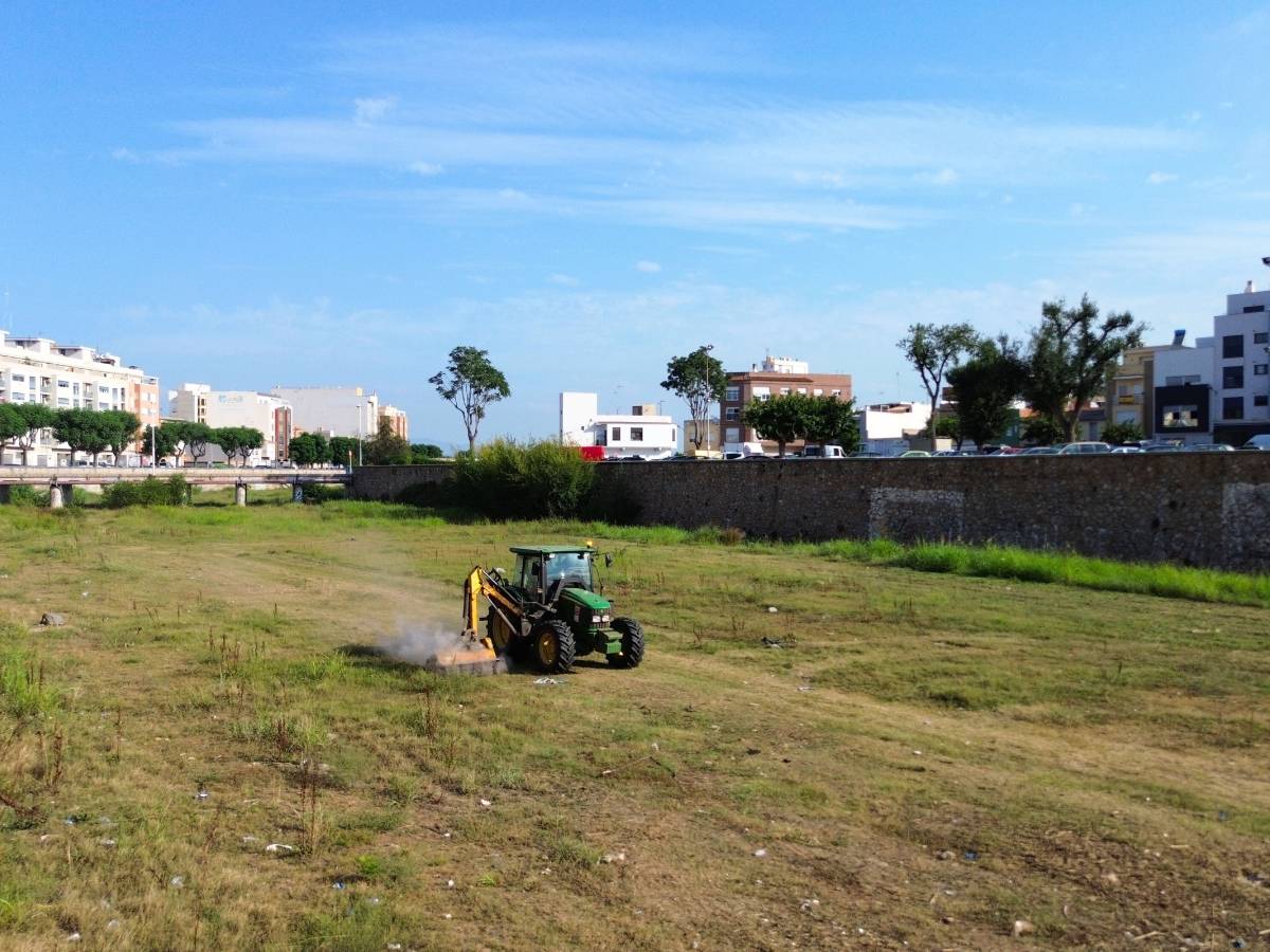 Burriana limpia el Río Anna para prevenir inundaciones