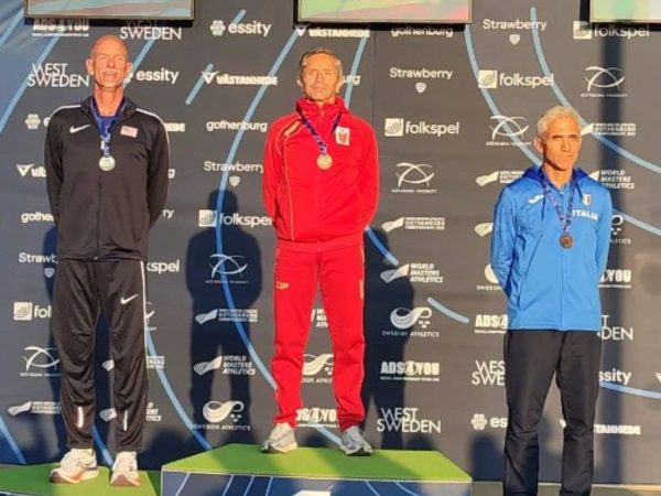 Calig celebra los tres oros de Miguel Ángel Carvajal en el World Masters Athletics