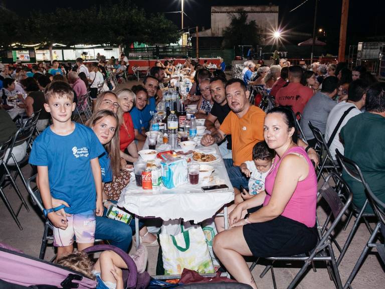 GALERÍA - Carrasco participa en las Fiestas del Barrio de Benadressa y "refuerza el compromiso del equipo de Gobierno con su dinamización y mejora de servicios".