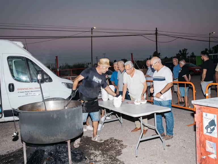 GALERÍA - Carrasco participa en las Fiestas del Barrio de Benadressa y "refuerza el compromiso del equipo de Gobierno con su dinamización y mejora de servicios".