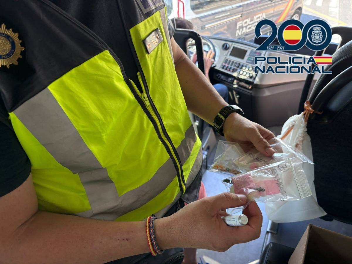 Detenidas 21 personas tras encontrar drogas en autobuses que iban a un Festival