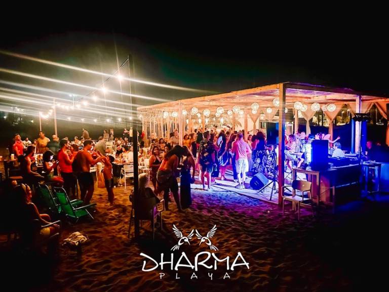 Agosto te trae, además, la 'Fiesta de Reggaeton del Verano', acompañada de deliciosa gastronomía local y mexicana, con actividades y actuaciones frente al mar en Dharma Playa.