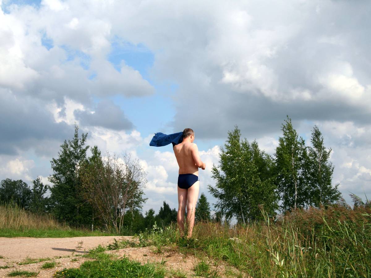 Domingo de calor y tormentas secas en el interior de Castellón