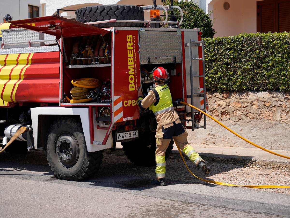 El incendio en una vivienda de Vinaròs moviliza a los bomberos