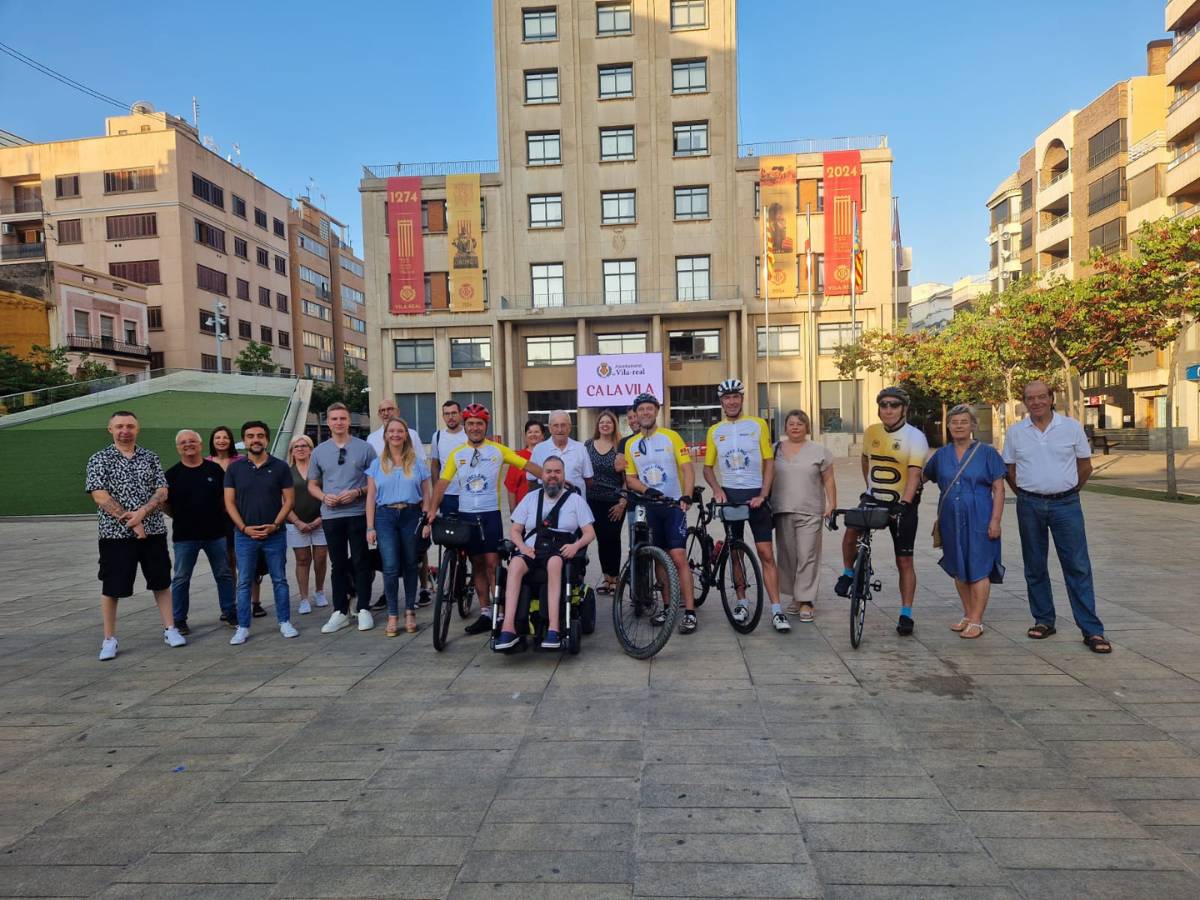 El presidente de Rotary Vila-real inicia su ruta benéfica en bicicleta a París