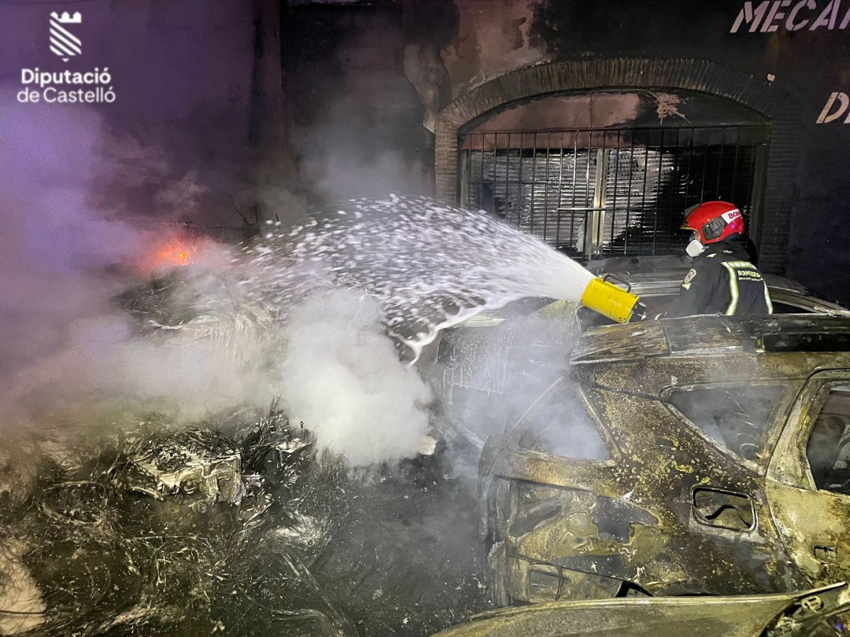 Incendio en un taller de vehículos de Altura