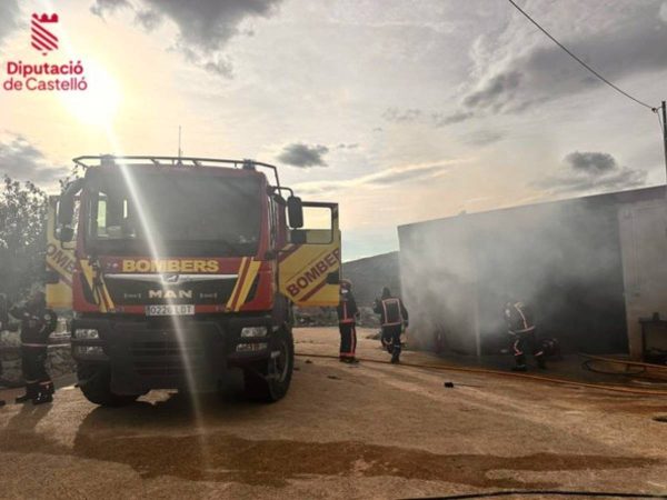 Incendio en una cochera agrícola en La Torre d’En Besora