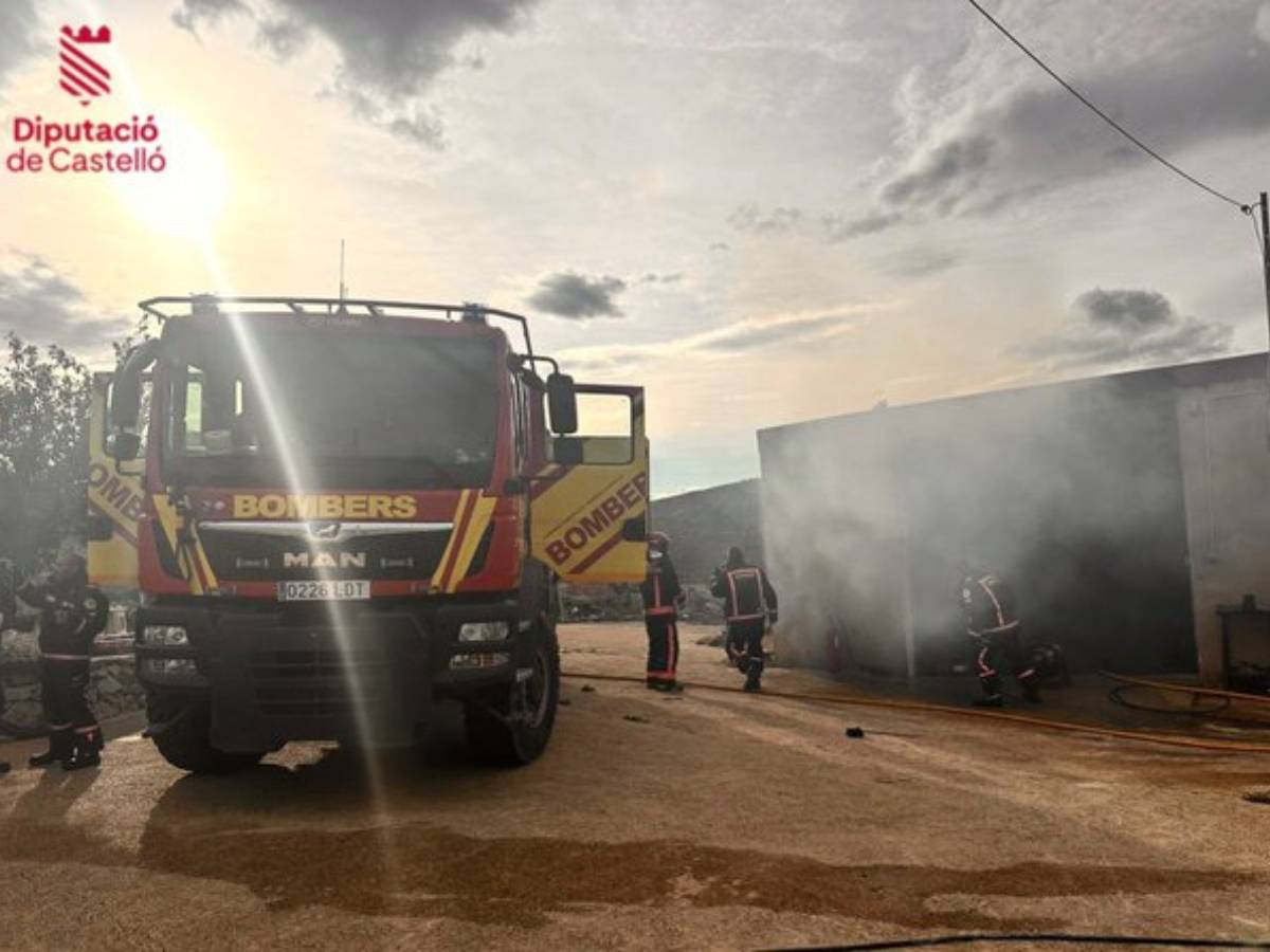 Incendio en una cochera agrícola en La Torre d’En Besora