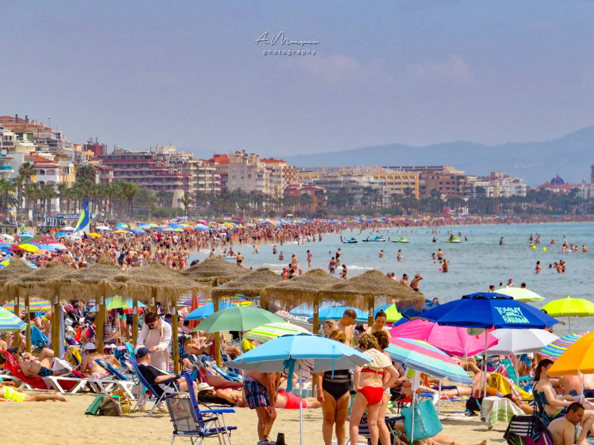 Jueves festivo con máximas de 31º y posibles lluvias en el interior de Castellón