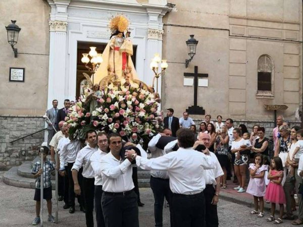 La Colonia Valenciana de Veraneantes de Navajas impulsa sus festividades