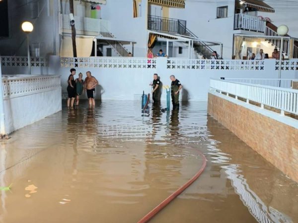 Las intensas lluvias dejan inundaciones en Oropesa del Mar