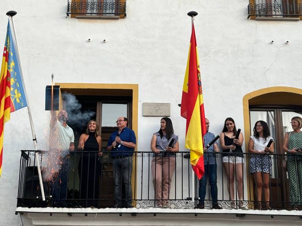 Les Useres da inicio a sus fiestas patronales con el tradicional ‘Chupinazo’