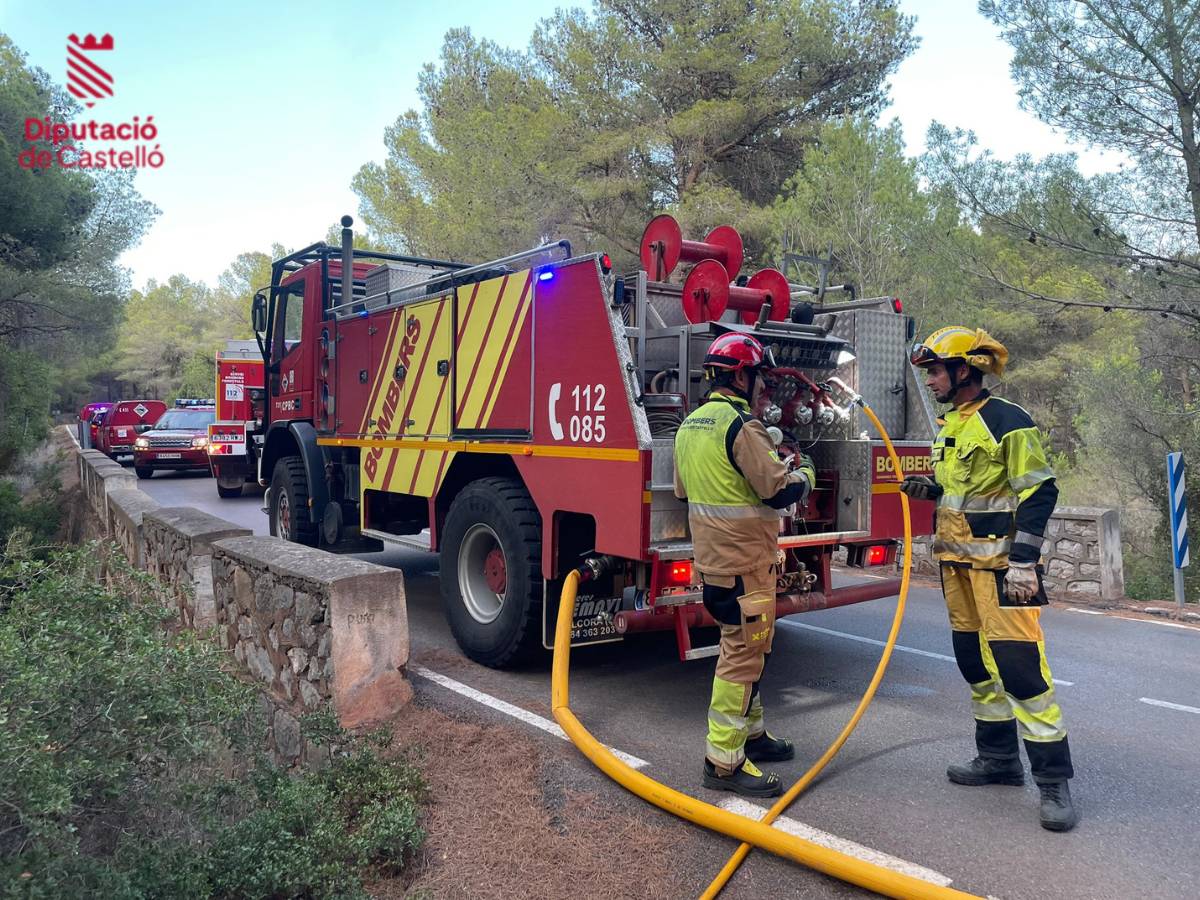 Los Bomberos logran estabilizar el incendio de Benicàssim