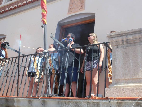 Los peñistas inauguran las fiestas patronales en Nules con la tradicional Cridà