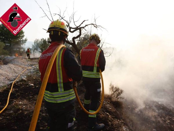 Los vecinos de Penáguila regresan a casa tras el incendio de Benasau