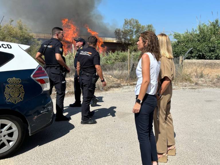 El aviso del fuego ha sido reportado alrededor de las 11.00 horas.