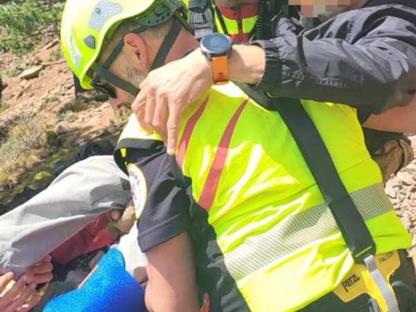 Rescate de un hombre en zona forestal de difícil acceso en Almedíjar