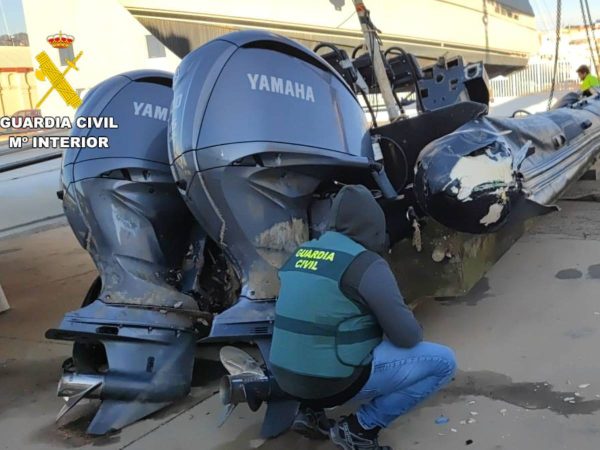 Tres detenidos tras intervenir una narcolancha en la playa de L’Ahuir